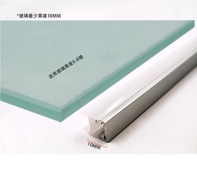 Luce a schermo a LED da uno scaffale di vetro con attenuazione del bianco caldo e temperatura del colore 3500K