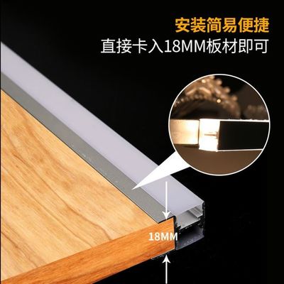 Facile installazione montatura a parete Aluminio LED Light Cabinet con cavo 200CM